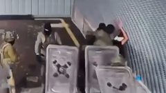 هآرتس: وفاة مسعف غزّي في معتقل سديه تيمان والاحتلال يرفض كشف الملابسات