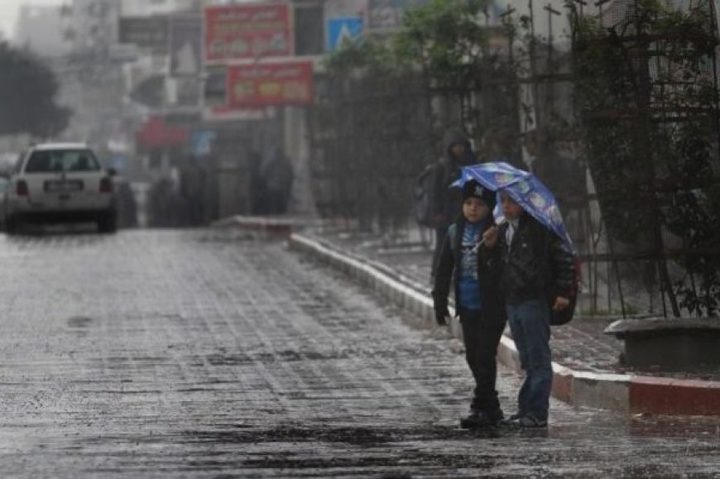 حالة الطقس: أمطار على معظم المناطق قد تكون مصحوبة بعواصف رعدية وحبات من البرد