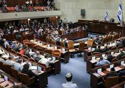 الكنيست يصادق على إحالة مشروع قانون لفصل الماء والكهرباء عن مكاتب الأونروا