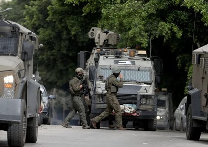 الاحتلال يعتقل 4 مواطنين من مدينة طولكرم