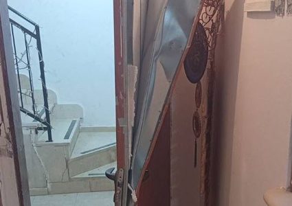 جنود الاحتلال يدمرون منازل المواطنين التي اقتحمتها في ديراستيا قضاء سلفيت وعناتا قضاء القدس.