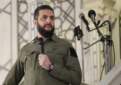 الشرع يرحب بالرفع النهائي للعقوبات الأميركية عن سوريا