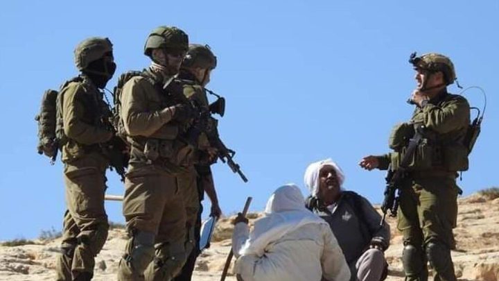 إصابة شاب بجروح إثر اعتداء المستوطنين عليه في الخليل