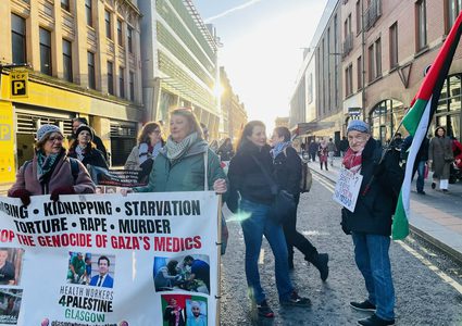 غلاسكو 
مظاهرة حاشدة دعما لفلسطين ووقف الابادة الجماعية في غزة التي ينفذها الاحتلال الاسرائيلي.
رفع المتظاهرون أعلام فلسطين وصور ضحايا الابادة الجماعية في غزة من أطفال ونساء وشيوخ.
وصور للخيام والحالة الماساوية التي يعيشها سكان غزة
الكل يردد الحرية الحرية لفلسطين