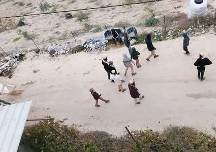 مستوطنون يقتحمون بورين جنوب نابلس