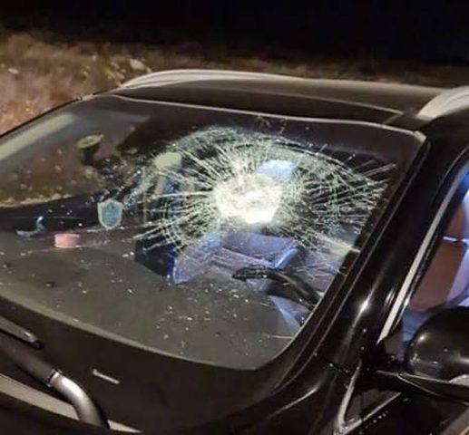 مستوطنون يهاجمون مركبات المواطنين قرب المنيا في بيت لحم