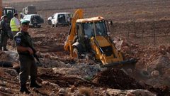 الاحتلال يواصل تجريف مساحات واسعة من أراضي ياسوف في سلفيت