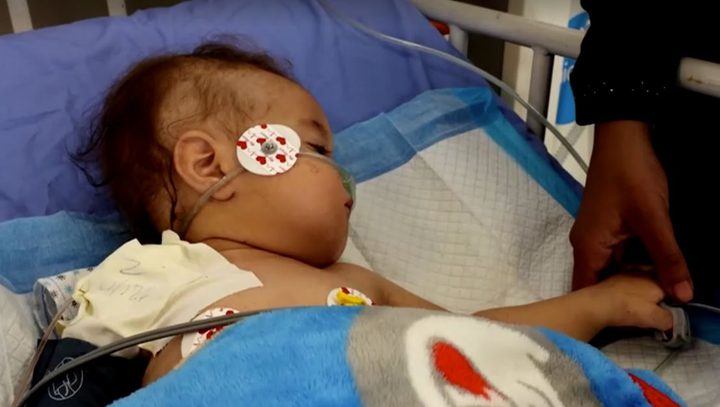 «أخشى أن أفقدها».. فشل كلوي يهدد حياة رضيعة في غزة مع غياب الأجهزة الطبية