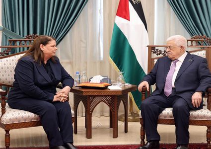 الرئيس يستقبل زوجة القائد مروان البرغوثي