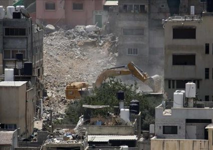 الاحتلال يشرع بهدم منزل في بزاريا شمال نابلس