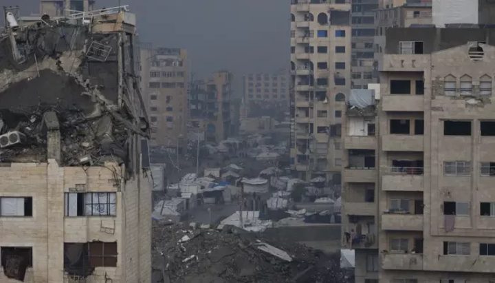 الاحتلال الإسرائيلي يواصل خروقاته بغارات وقصف على غزة