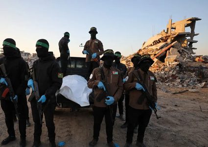 إسرائيل تبحث في القاهرة استعادة جثة الرهينة الأخيرة وسط جمود مفاوضات غزة