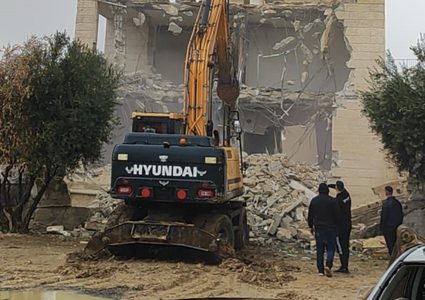 الاحتلال يشرع بهدم منزل في بلدة الخضر جنوب بيت لحم