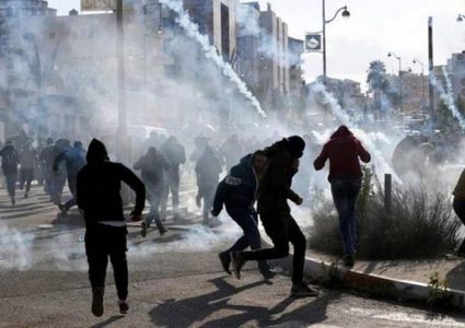 إصابات بالاختناق خلال مواجهات مع الاحتلال في بيتا جنوب نابلس