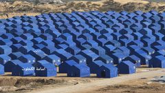 اللجنة المصرية تنتهي من تجهيز مخيم كامل لايواء سكان مدينة الزهراء المهدمة ابراجهم وسط القطاع