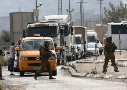 الاحتلال يغلق مداخل قرى وبلدات شمال وغرب رام الله ويشدد إجراءاته العسكرية