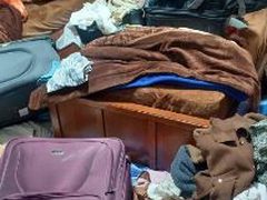 جانب من الخراب والدمار الذي خلّفته قوات الاحتلال عقب مداهمة منازل الأهالي خلال اقتحام بلدة جبع جنوب جنين.