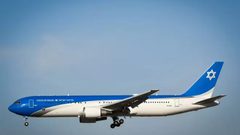 معاريف: طائرة نتنياهو حلقت فوق فرنسا في طريقها إلى ترامب