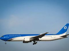 معاريف: طائرة نتنياهو حلقت فوق فرنسا في طريقها إلى ترامب