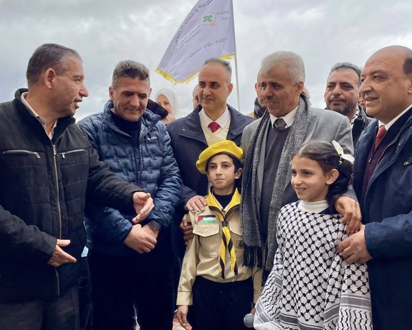 "التربية" تفتتح ثلاث مدارس في الظاهرية ودورا