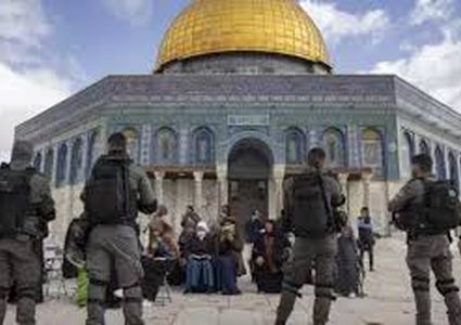 مستوطنون يقتحمون المسجد الأقصى المبارك