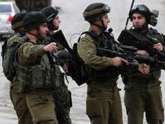 قوات الاحتلال تعرقل وصول المعلمين والتلاميذ لمدرستهم في سوسيا جنوب الخليل