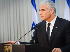 لبيد ينتقد اعتراف حكومة نتنياهو بإقليم أرض الصومال الانفصالي