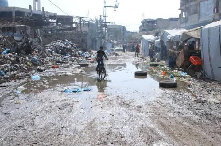 بلدية غزة: تحديات في مواجهة المنخفض الجوي بسبب تدمير شبكات التصريف ونقص الوقود