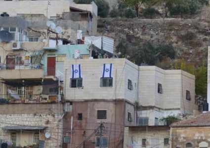 الاحتلال يثبت إخلاء 13 شقة في القدس يقطنها أكثر من 100 مقدسي لصالح المستوطنين