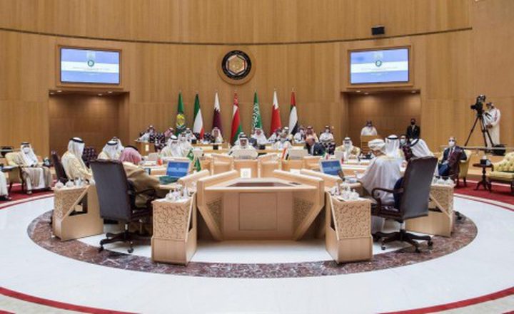 البحرين تدعو السعودية والإمارات لاحتواء أي تباين داخل البيت الخليجي