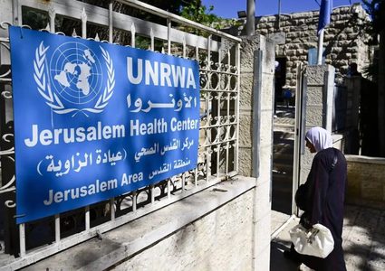 "شؤون اللاجئين" تدين قانون قطع إمدادات الأونروا بالقدس