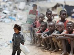 "يونيسف": 2025 كان الأسوأ لملايين الأطفال بسبب الجوع والحروب