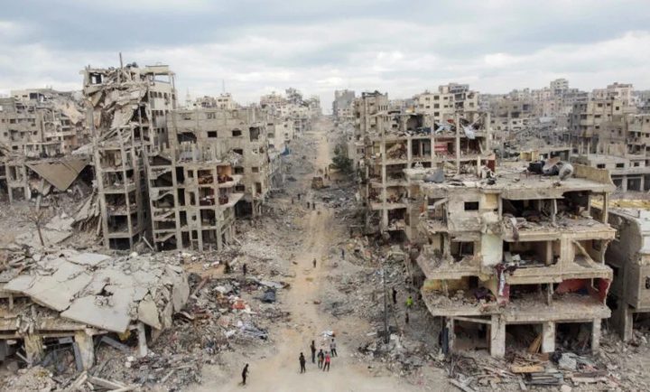 غارات جوية علي المغازي وبيت لاهيا وقصف مدفعي على جنوب القطاع