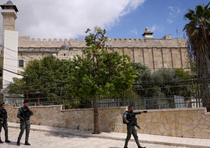 بلدية الخليل: سحب صلاحيات الحرم الإبراهيمي انتهاك خطير وغير قانوني