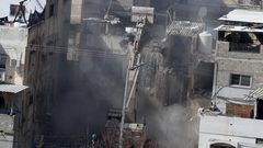 الاحتلال يبدأ بهدم مباني سكنية في مخيم نور شمس