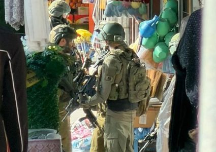قوات الاحتلال تقتحم وسط الظاهرية جنوب الخليل.