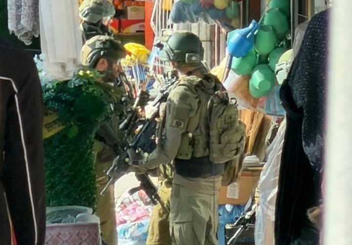 قوات الاحتلال تقتحم وسط الظاهرية جنوب الخليل.