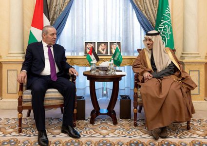 الشيخ يبحث مع بن فرحان مستجدات القضية الفلسطينية ويثمّن المواقف السعودية الداعمة