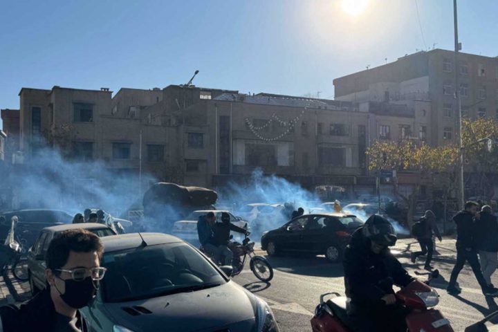 قتلى خلال مواجهات بين متظاهرين وقوات الأمن في طهران