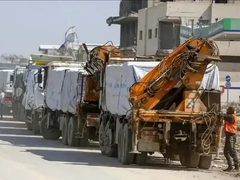 دول عربية وإسلامية تحذر من كارثة إنسانية في غزة وتطالب برفع القيود عن المساعدات