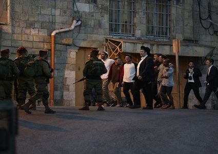 مستوطنون يطلقون الرصاص الحي صوب المواطنين في دير بلوط غرب سلفيت