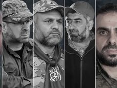 آلاف المصلين يؤدّون صلاة الغائب على قادة كتائب القسام الشهداء