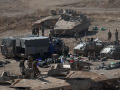 جيش الاحتلال يدرس عملية واسعة ضد حزب الله ويعرض خيارات عسكرية على نتنياهو