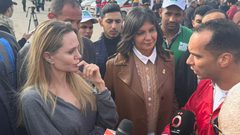 أنجلينا جولي تصل إلى معبر رفح في زيارة إنسانية لتفقد المساعدات ومستشفى العريش