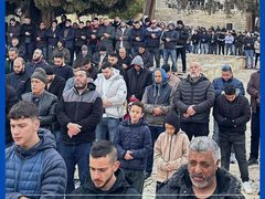 50 ألف مصل أدوا صلاة الجمعة في رحاب المسجد الأقصى المبارك