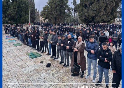 50 ألف مصل أدوا صلاة الجمعة في رحاب المسجد الأقصى المبارك