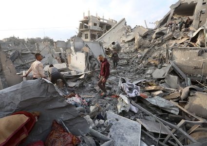 3 شهداء بينهم طفلة بنيران الاحتلال في غزة