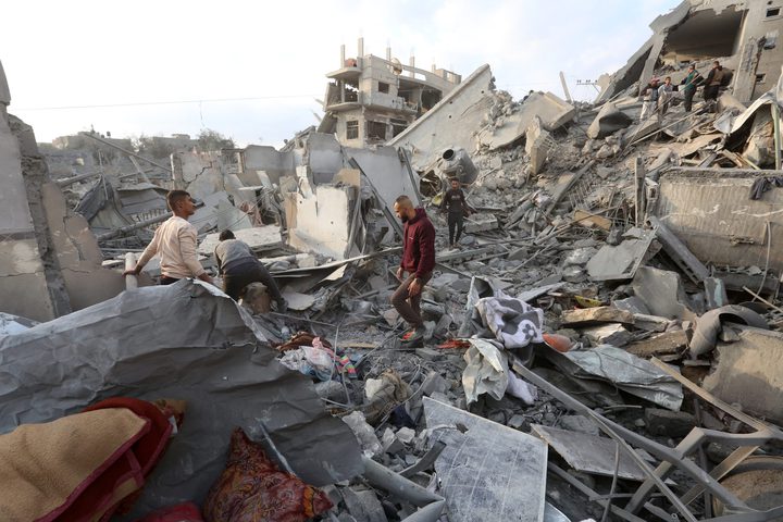 3 شهداء بينهم طفلة بنيران الاحتلال في غزة