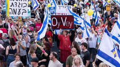 تظاهرات ضد الحكومة الإسرائيلية في تل أبيب بمشاركة شخصيات بارزة