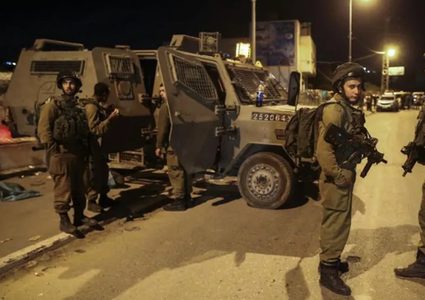 الاحتلال يشدد من إجراءاته العسكرية في محيط رام الله ويقتحم بيرزيت